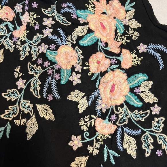 Sundance Embroided Floral Top Small Black Criss Cross Back Sleeveless Boho - Picture 3 of 6